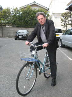 333-Jean Rault sur une bicyclette-Osaka, 2007